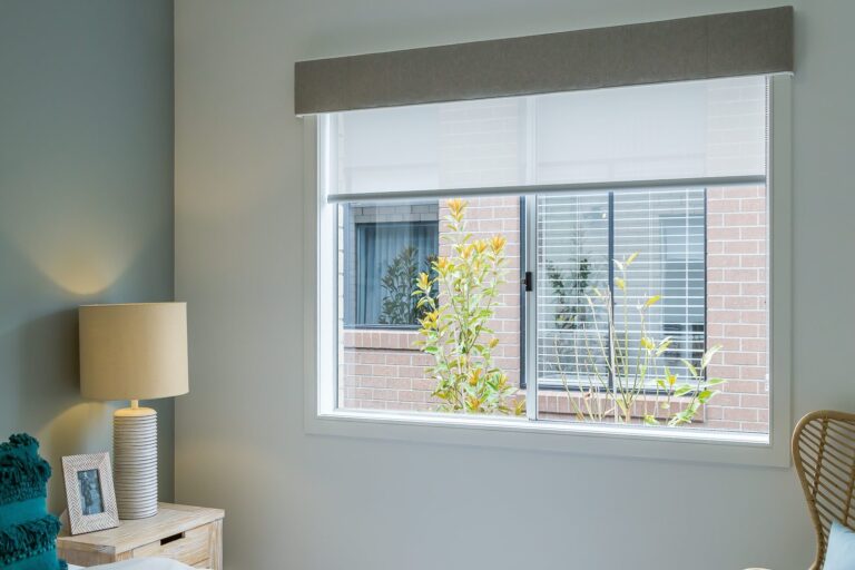 Roller Blind with Pelmet Roller Blind with Pelmet